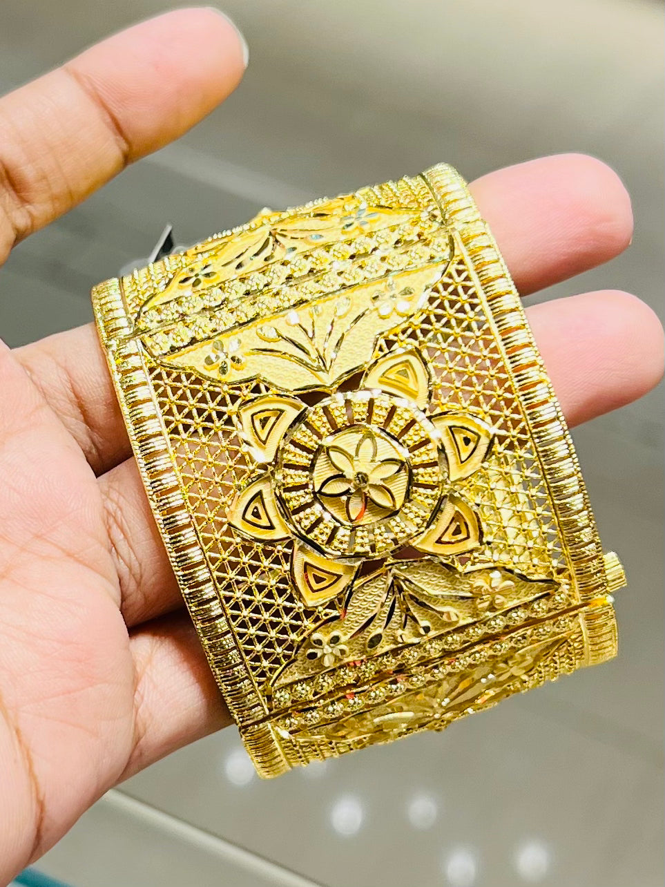 Signature Single Chur – Timeless Traditional Style