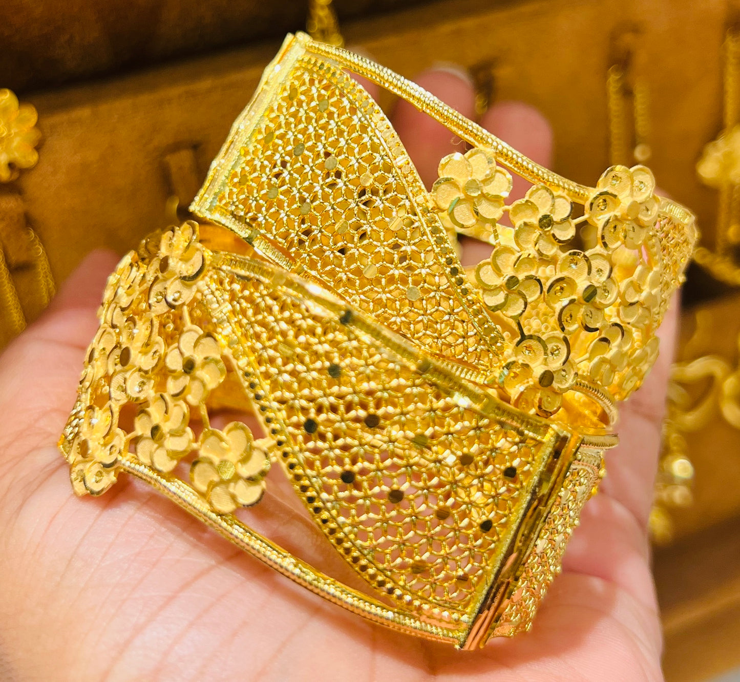 Elegant Chur Bangles – Premium Traditional Collection