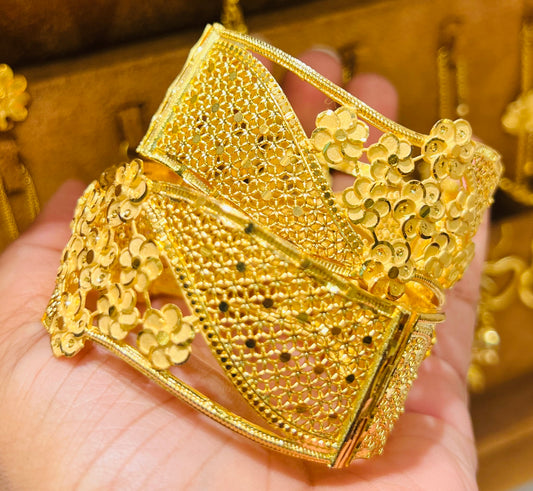 Elegant Chur Bangles – Premium Traditional Collection
