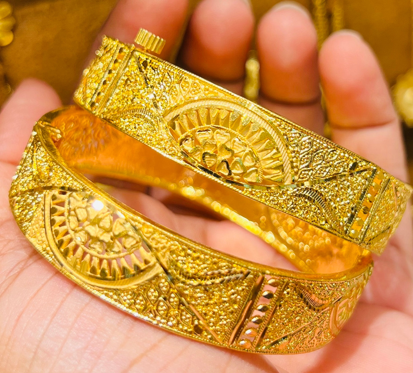 Elegant Chur Bangles – Premium Traditional Collection