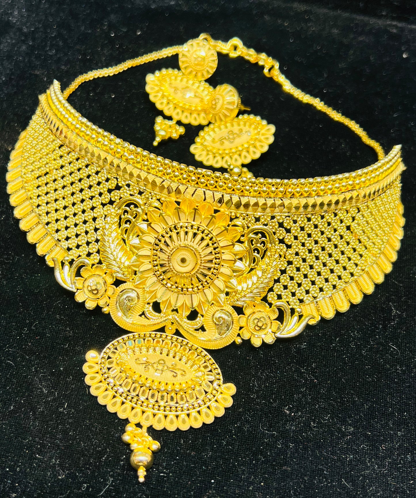 Elegant Gold Polish Necklace | Classic Traditional Design