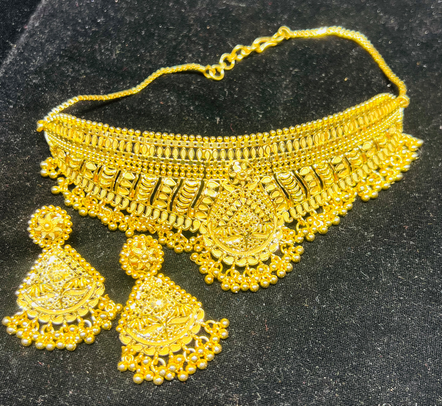 Exclusive Traditional Necklace – Festive Collection