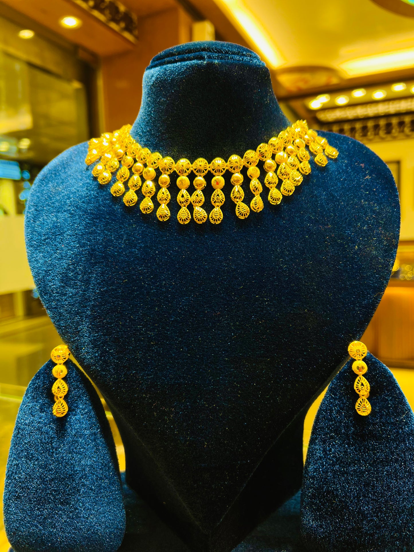 Royal Heritage Gold Polish Necklace – Luxury Collection