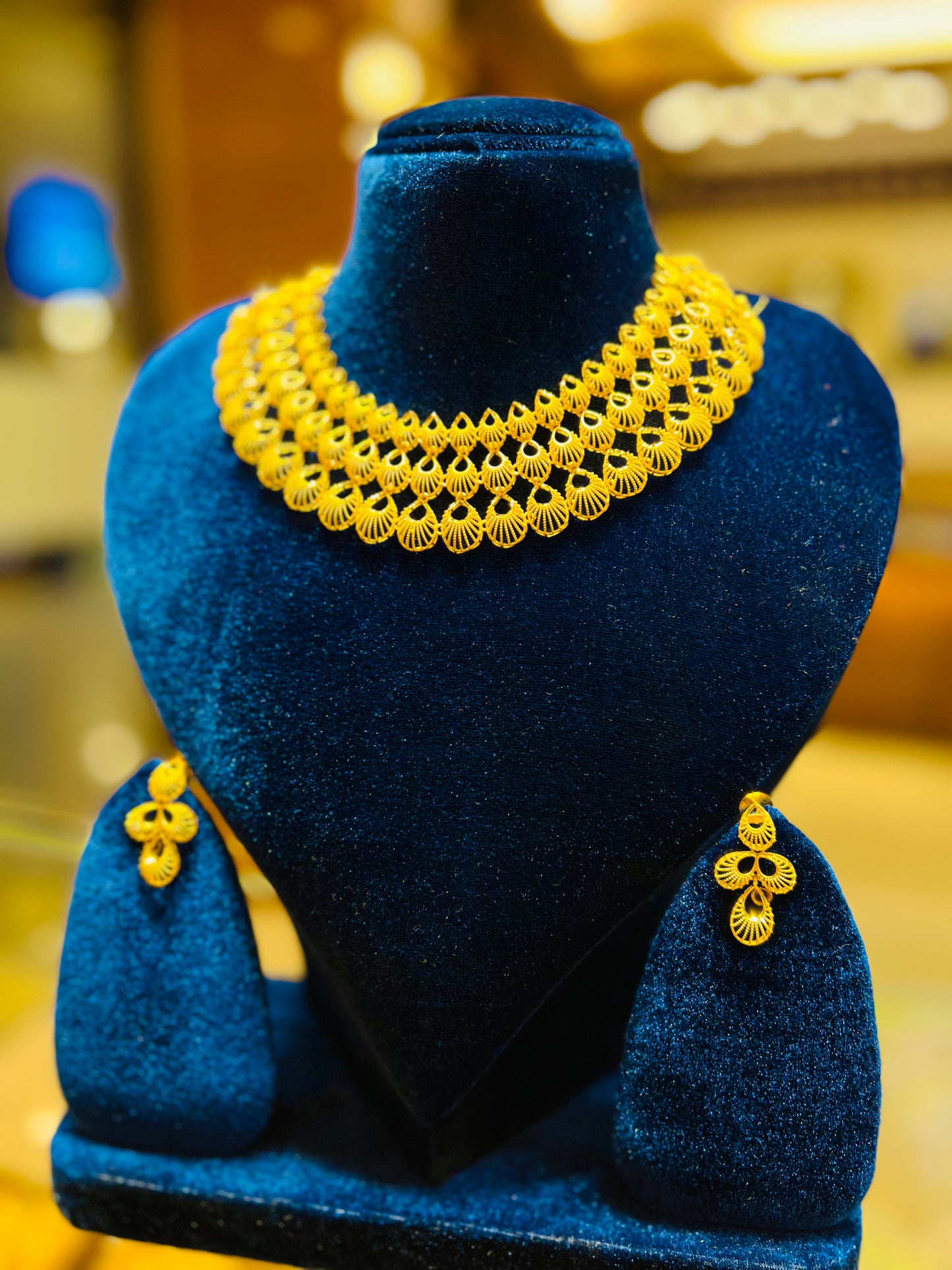 Royal Gold Polish Necklace – Luxury Bridal Collection