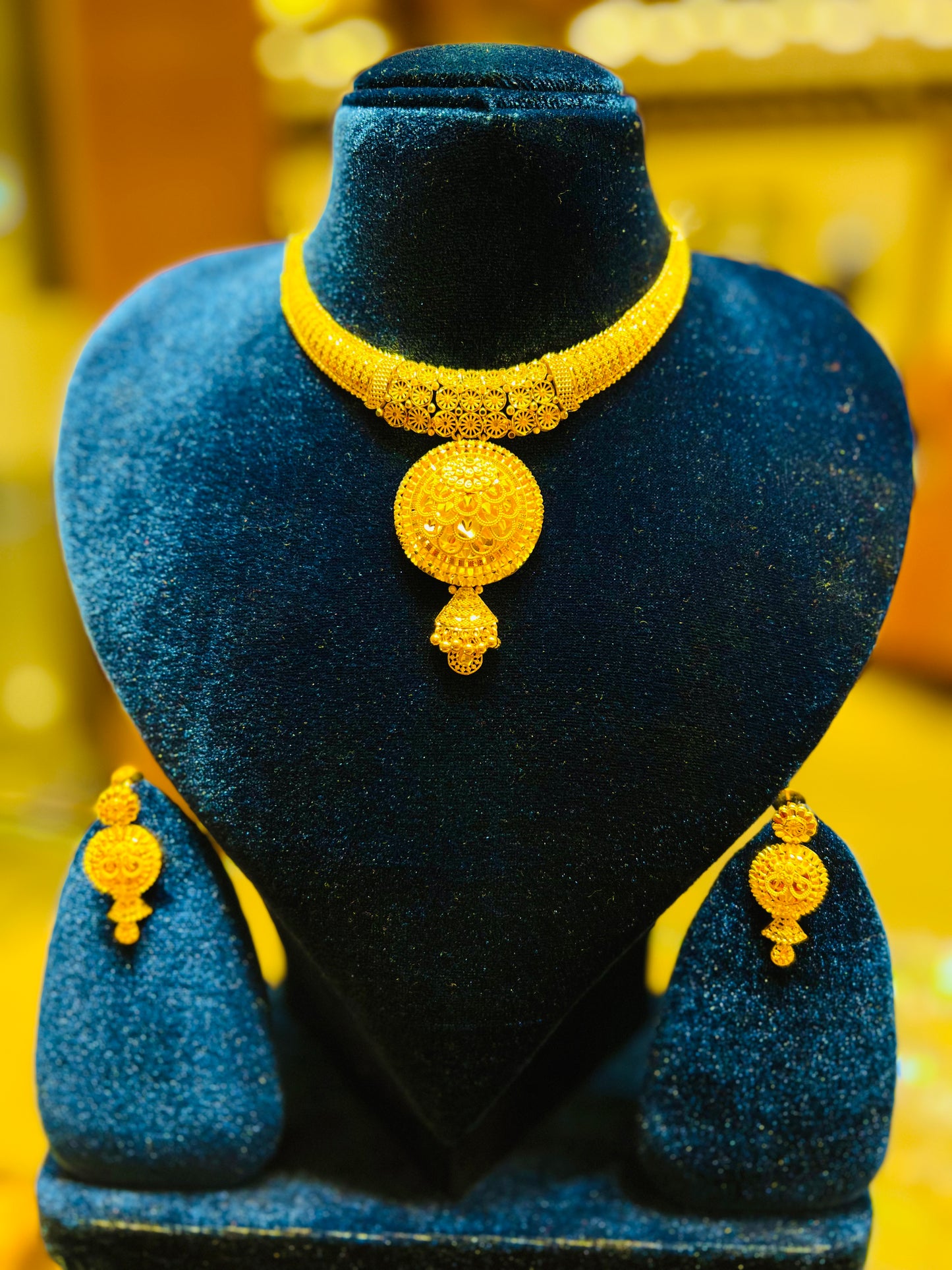 Royal Gold Polish Necklace – Luxury Bridal Collection