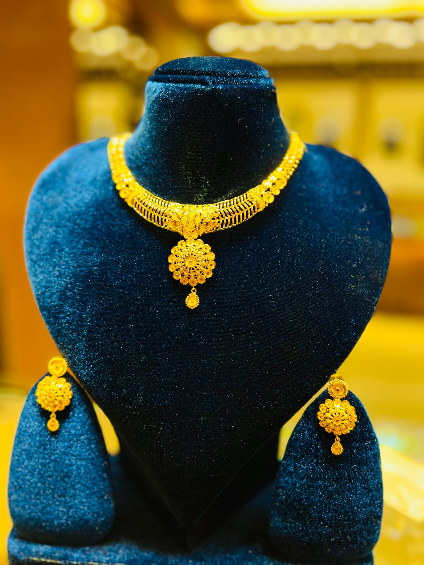 Timeless Gold Polish Necklace – Classic Royal Beauty