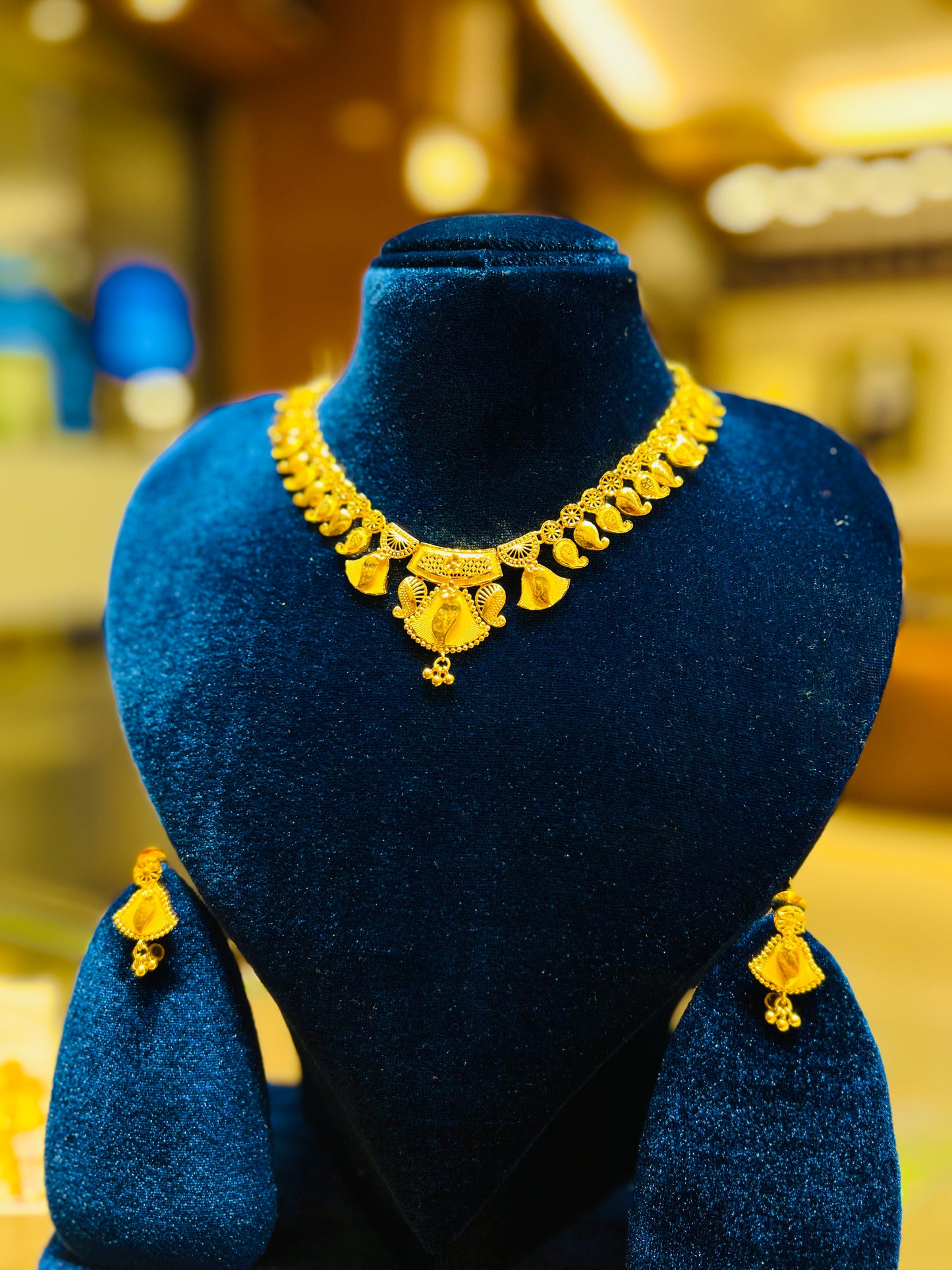 Royal Gold Polish Necklace – Luxury Bridal Collection