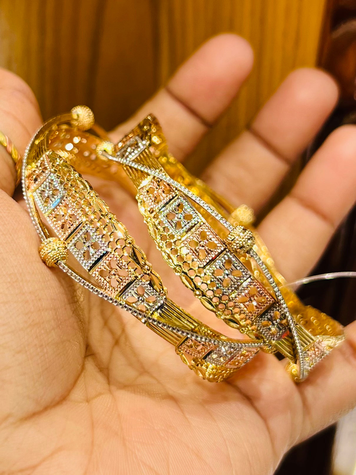 Gold Plated Cutwork Churi Set – Ornate Designer Bangles Mirpur Jewelry City