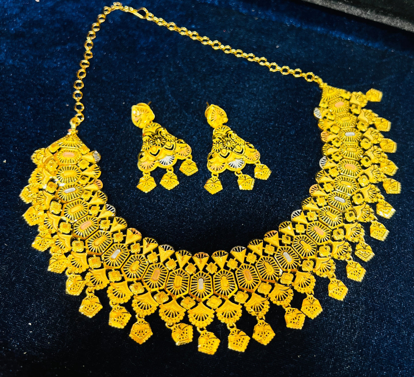 🌟 Floral Design Necklace – Trendy & Traditional Mirpur Jewelry City