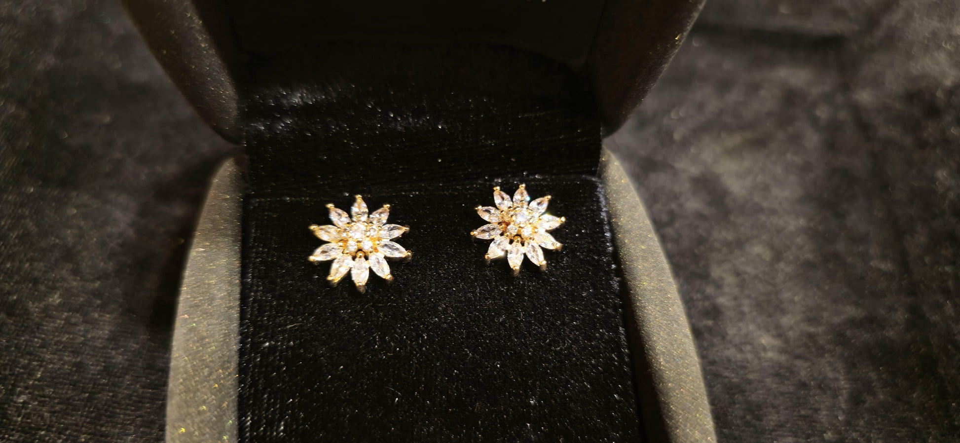 Elegant Gold-Plated Top – Timeless Luxury - Mirpur Jewelry City 